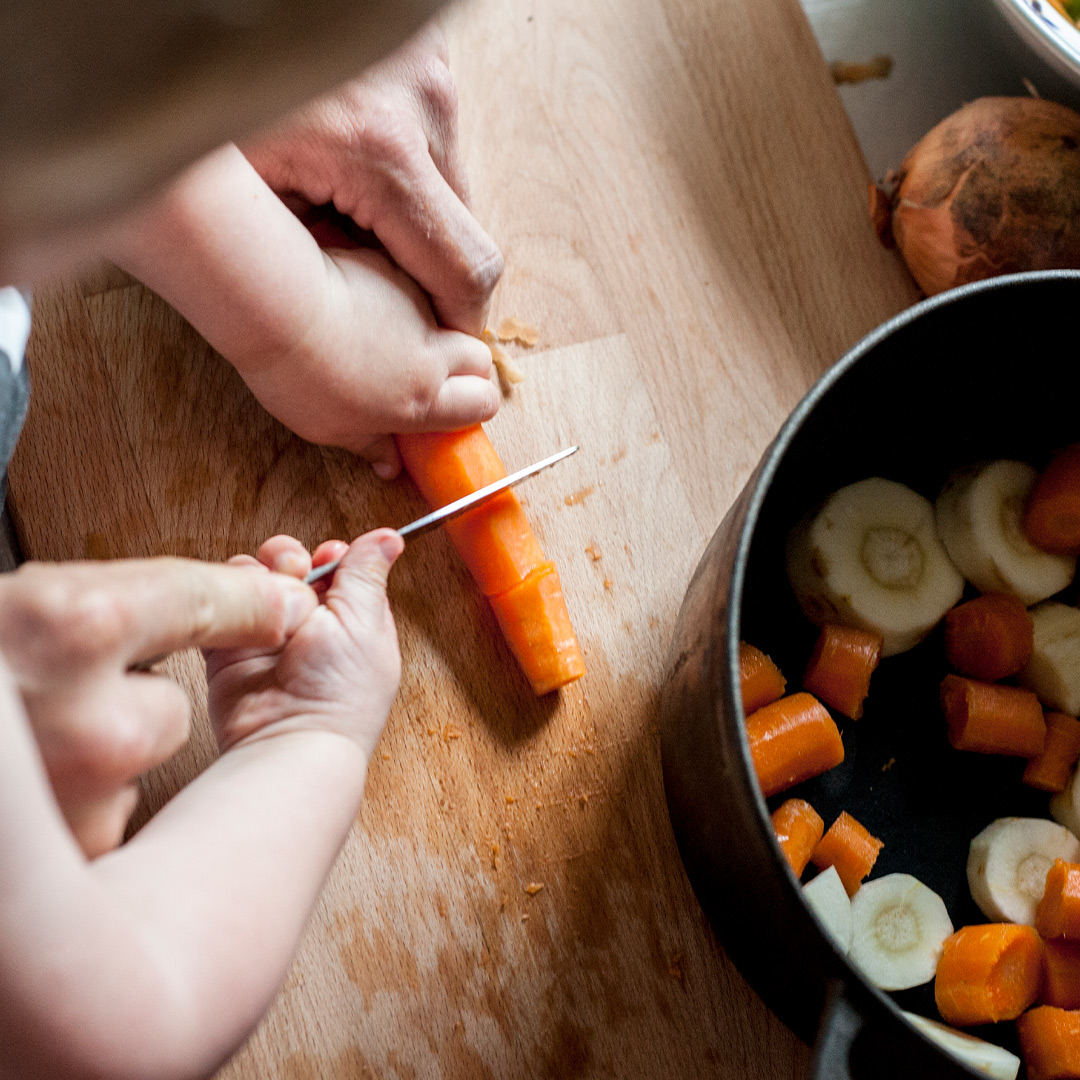 Banner cutting vegetables